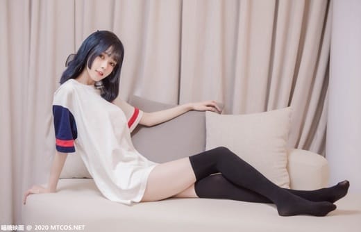 [喵糖映画]VOL.331 居家黑丝妙龄少女 [20P/226MB]